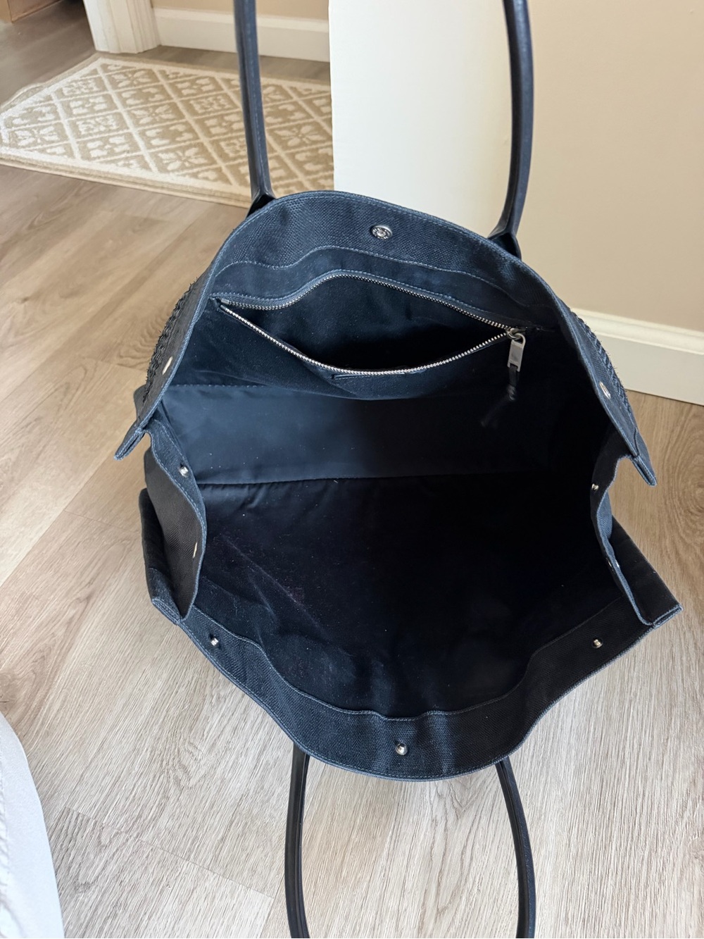Saint Laurent Black Tote with Cream Logo Embroidery - Picture 3 of 4